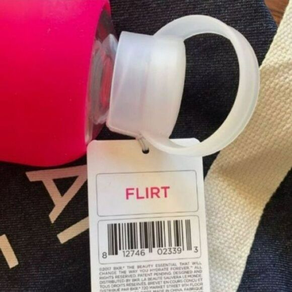 BKR FLIRT 500ML 16oz Opaque Fuschi fog Glass + silicone water bottle BARBIE PINK - Picture 3 of 9